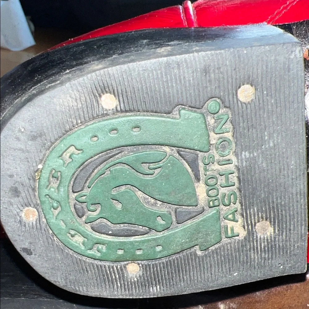 Chic Floral Red and White Heeled Boots - Picture 7 of 8